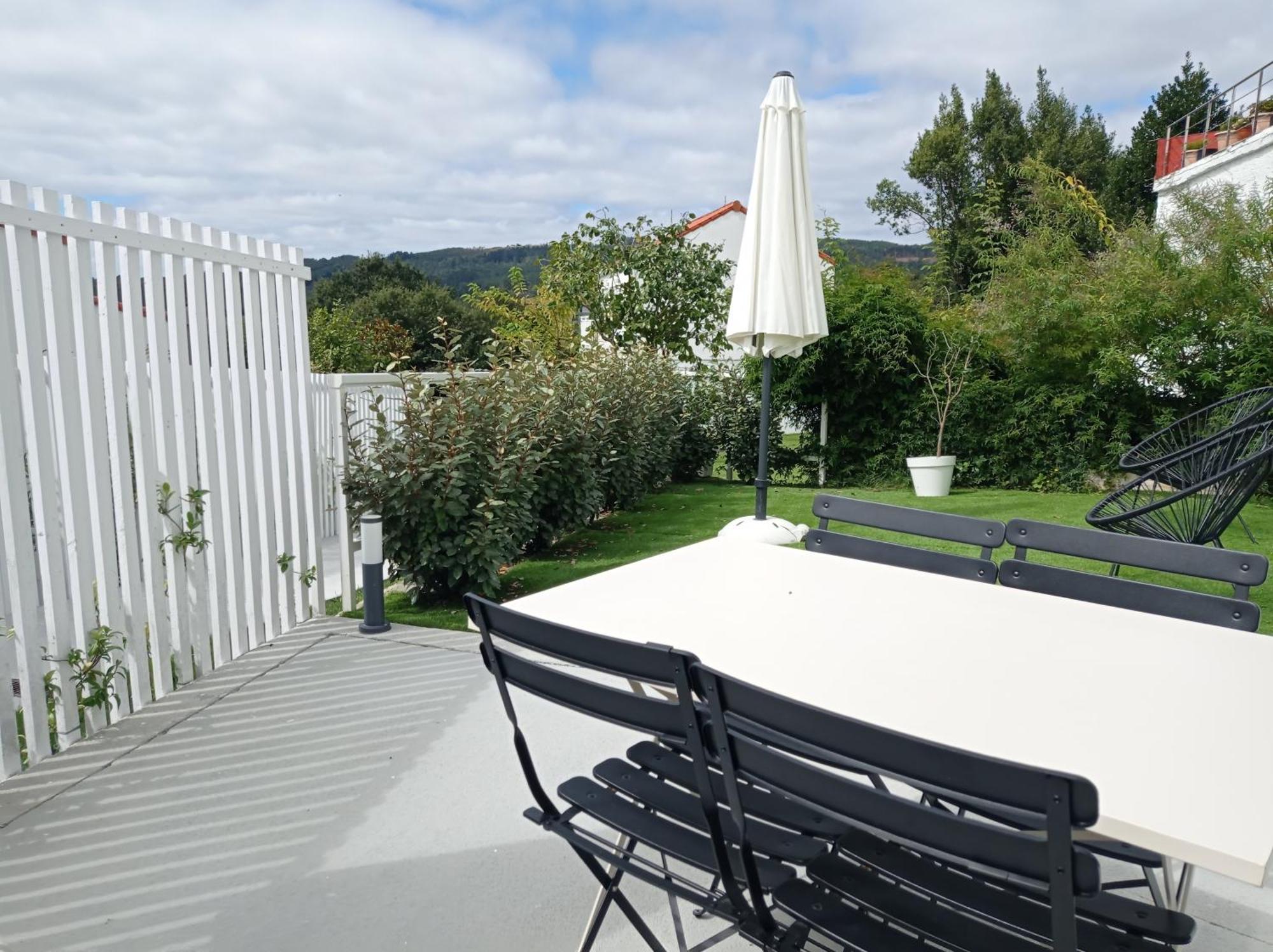 Casas Turisticas Lar Jardin - Parking Privado サンティアゴ・デ・コンポステーラ エクステリア 写真