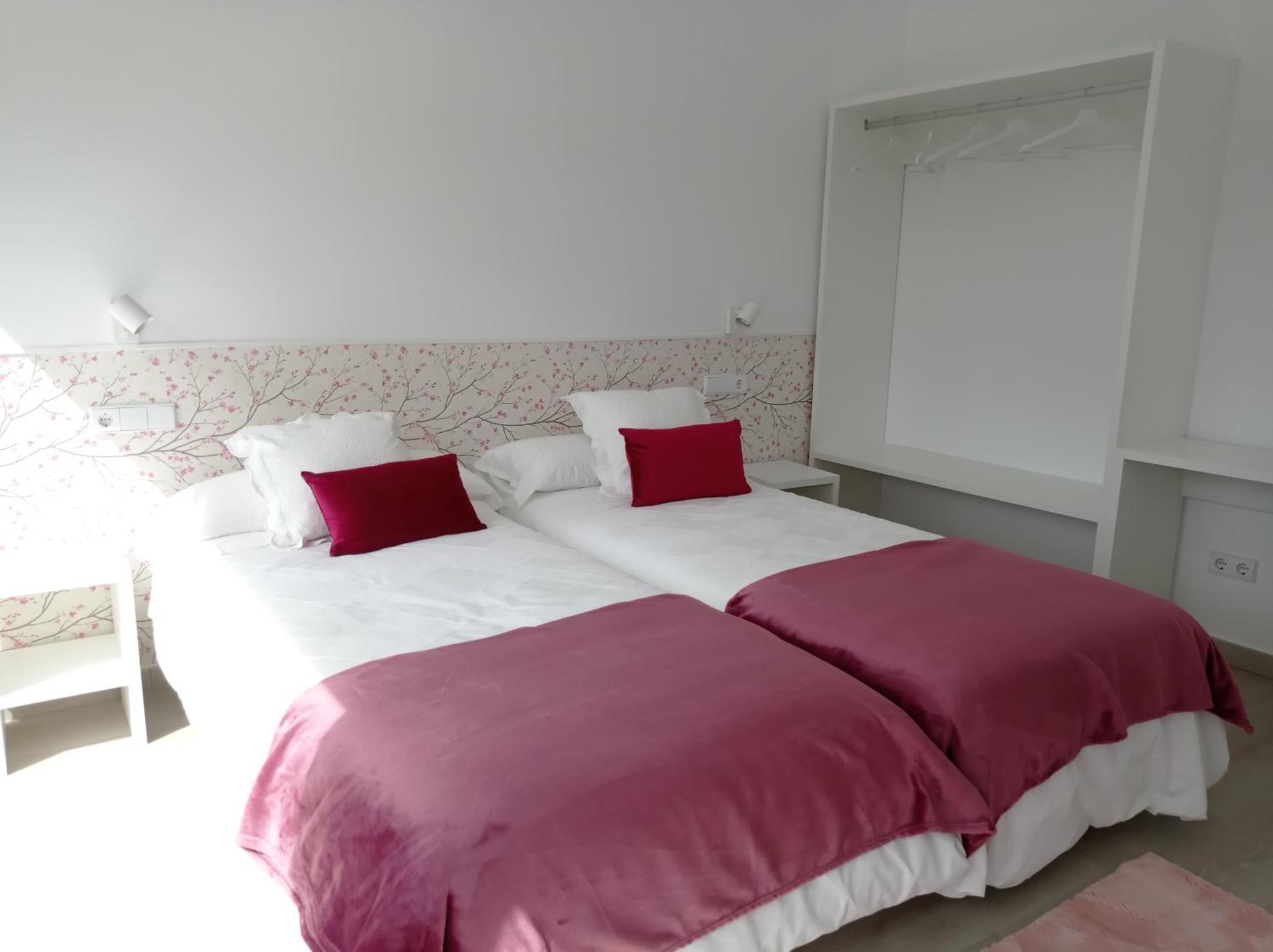 Casas Turisticas Lar Jardin - Parking Privado サンティアゴ・デ・コンポステーラ エクステリア 写真