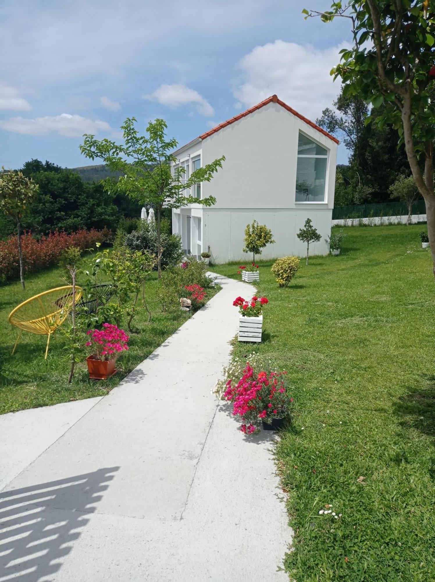 Casas Turisticas Lar Jardin - Parking Privado サンティアゴ・デ・コンポステーラ エクステリア 写真